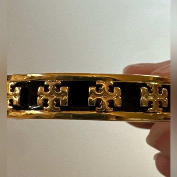 Tory Burch NWT Kira Black Enamel & Gold-Toned Cuff Bracelet - Picture 8 of 12